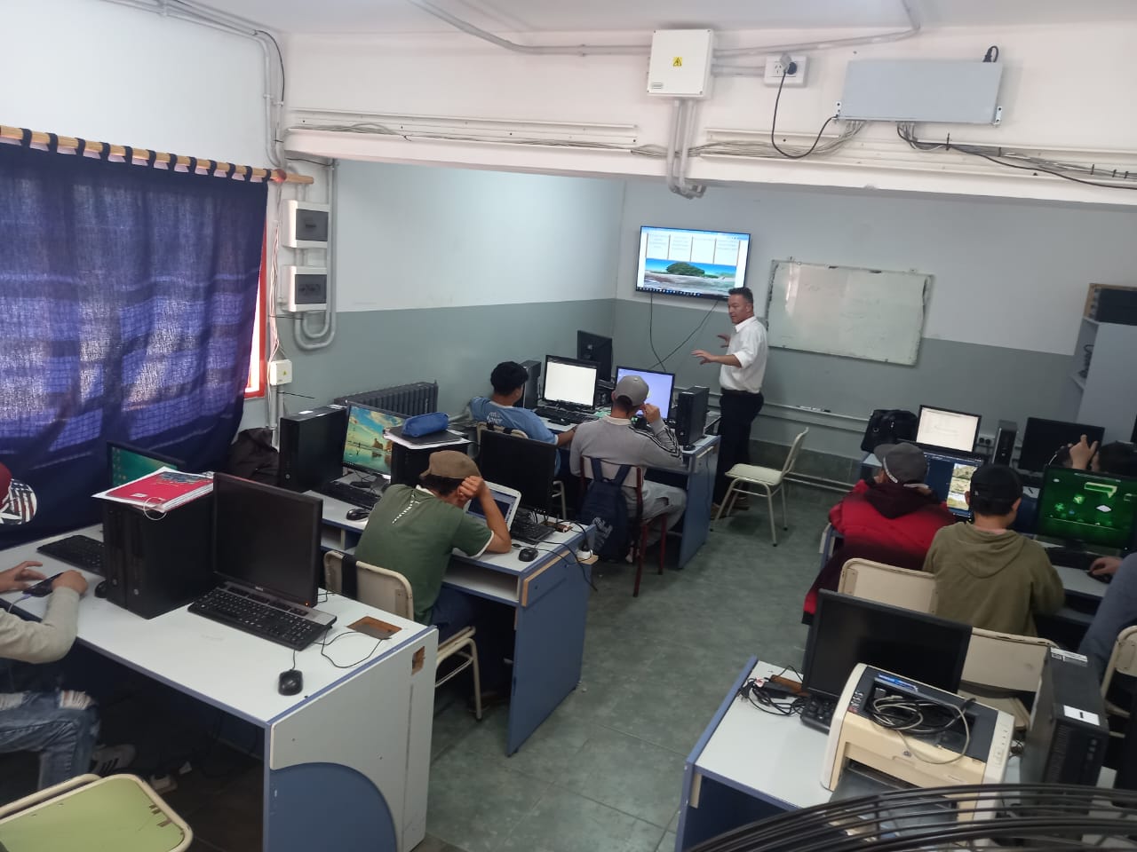th.jpg"explicando2.jpeg"